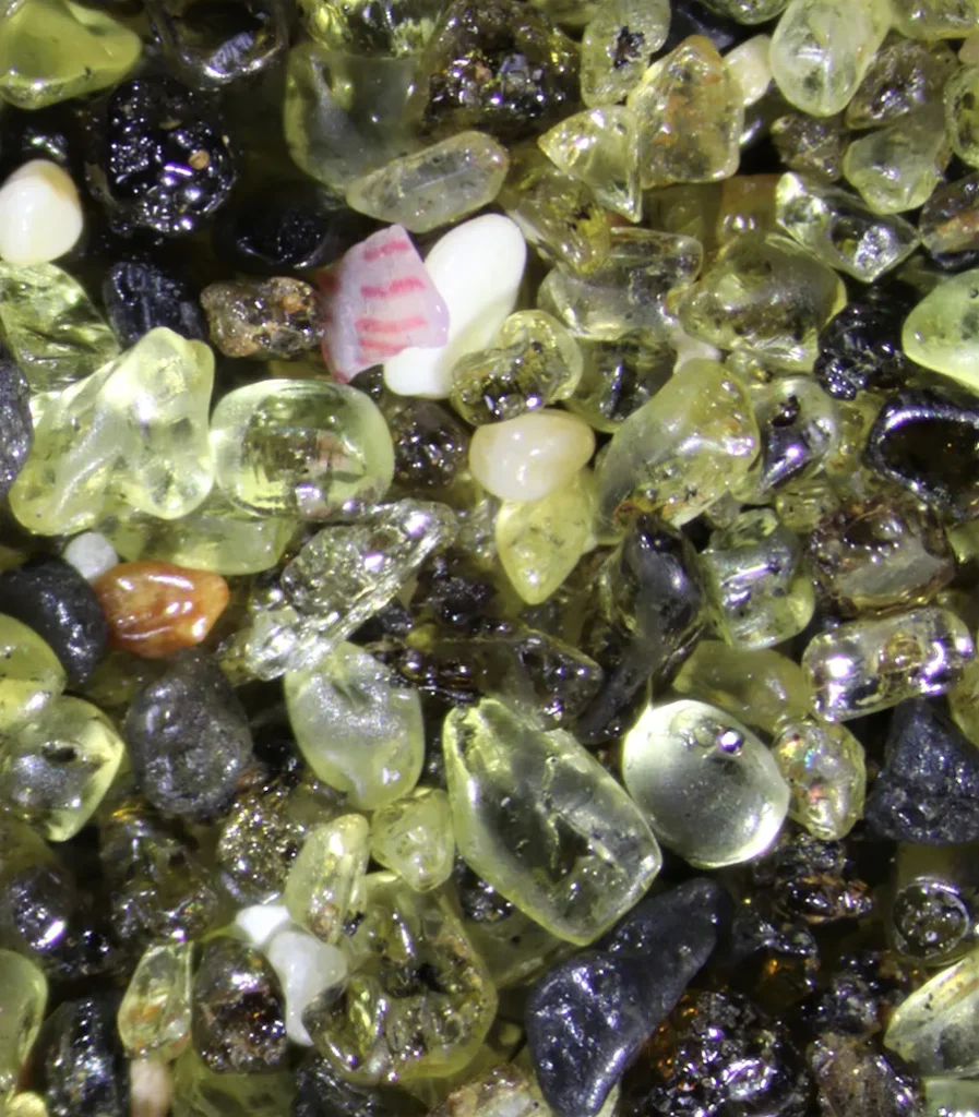 1 Introduction 1.9 Sand from South Point, Hawaii