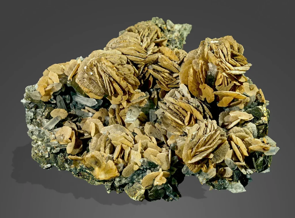 1 Introduction 1.30 Siderite (a carbonate) “roses”