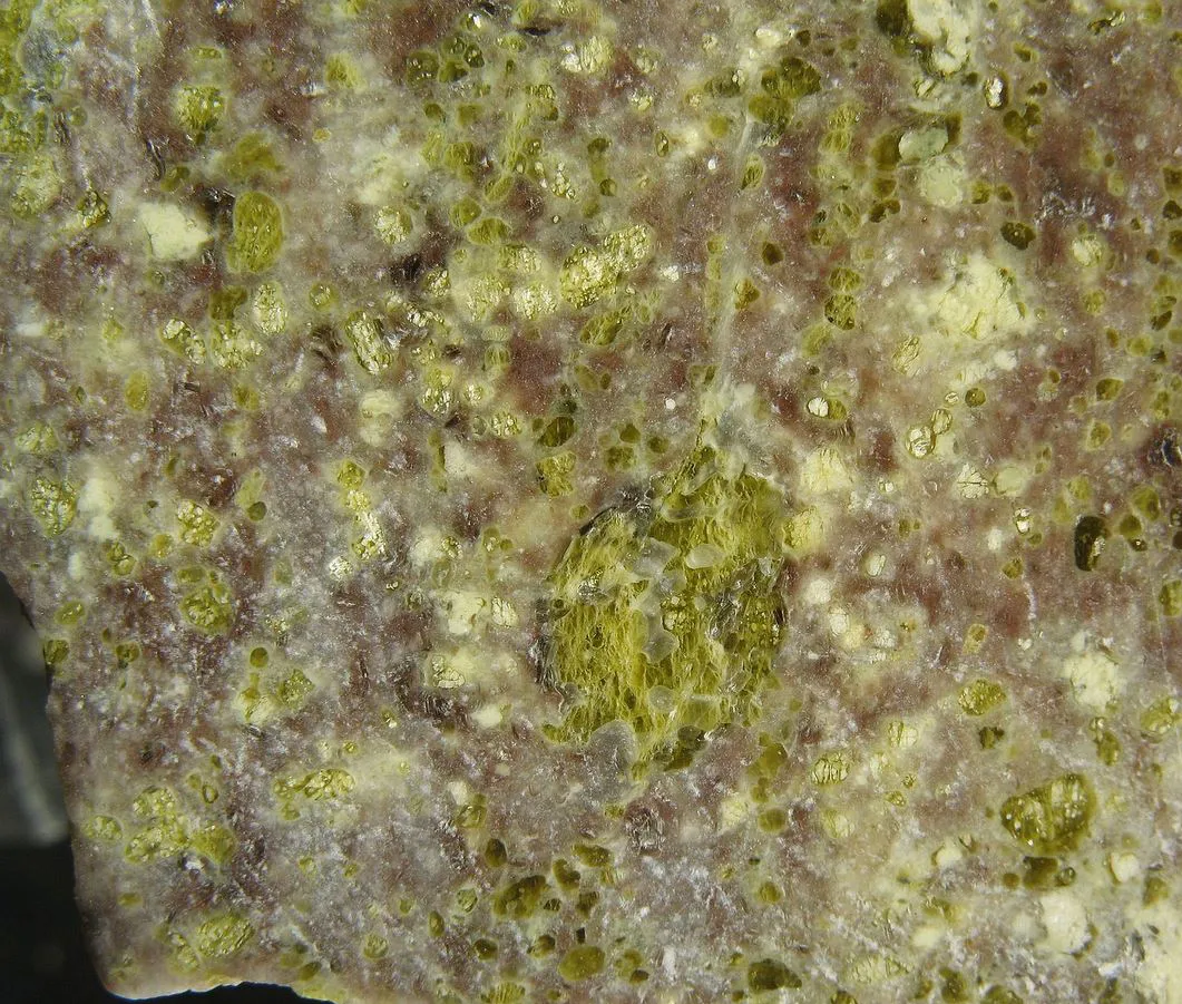 8 Metamorphic Minerals and Metamorphic Rocks Forsterite marble