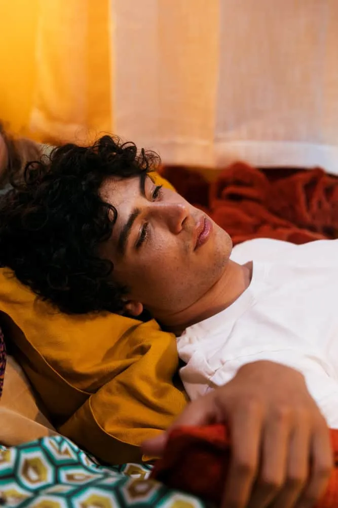 Nighttime overthinking? Quiet your mind. Embrace peaceful, restorative sleep now.