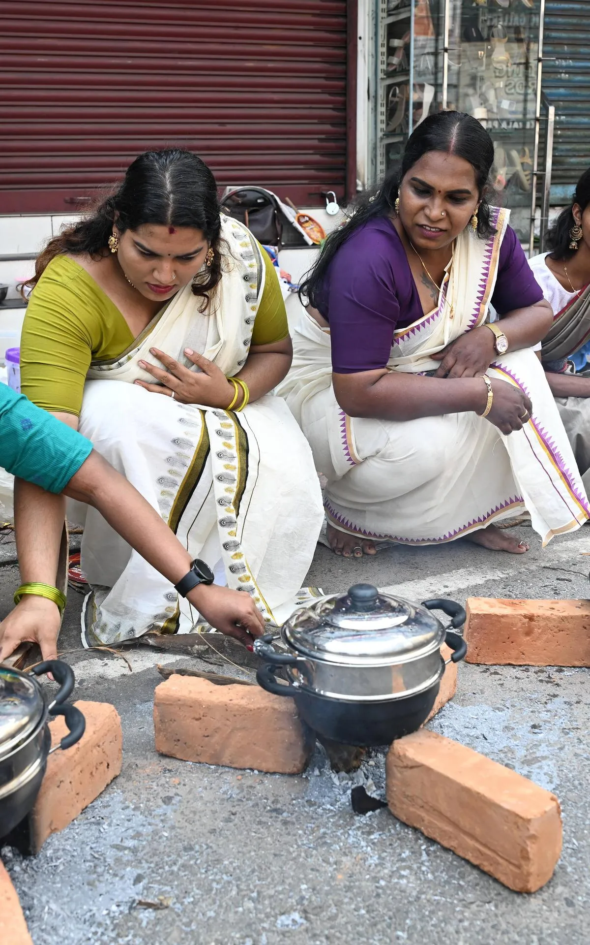 Attukal Pongala: Keralas women ignite the worlds largest devotional fire. Witness history.