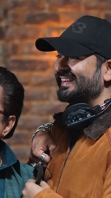 Shreya Pandeys unseen Dhurandhar BTS explodes online! Aditya Dhars birthday surprise.