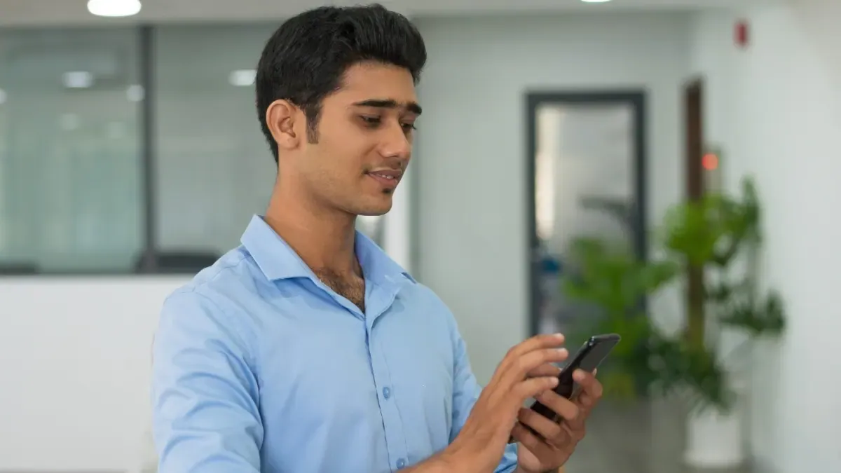 A student marking dates on a calendar for the upcoming SSC JE and CHSL 2025 Tier 2 exams, with the StudyHub logo visible.